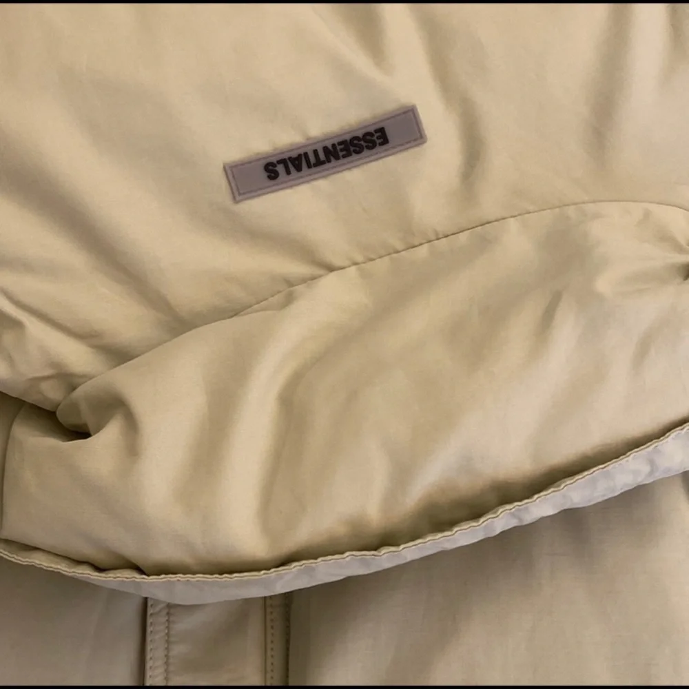 Essentials down jacket - Picture 3 of 4